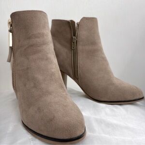 Chic Tan Suede Heeled Boots